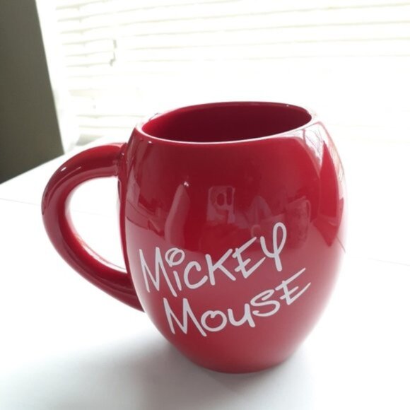 Disney Minnie Mouse Oval Ceramic Mug 18oz | NWOT | Bold Black/Red/White Characte - Picture 3 of 6